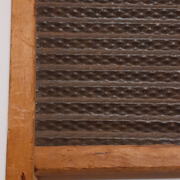 Antique Washboard Laundry Decor - Picture 5 of 6